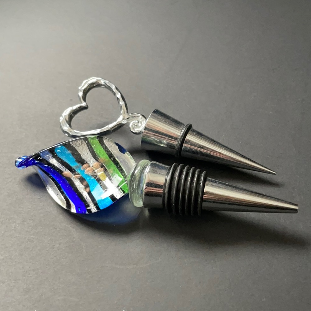 2 Metal Bottle Stoppers Art Glass Metal Heart Gift Barware Home Bar